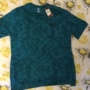 Under Armour Men's Teal Camo Tech top size large, new with tags
